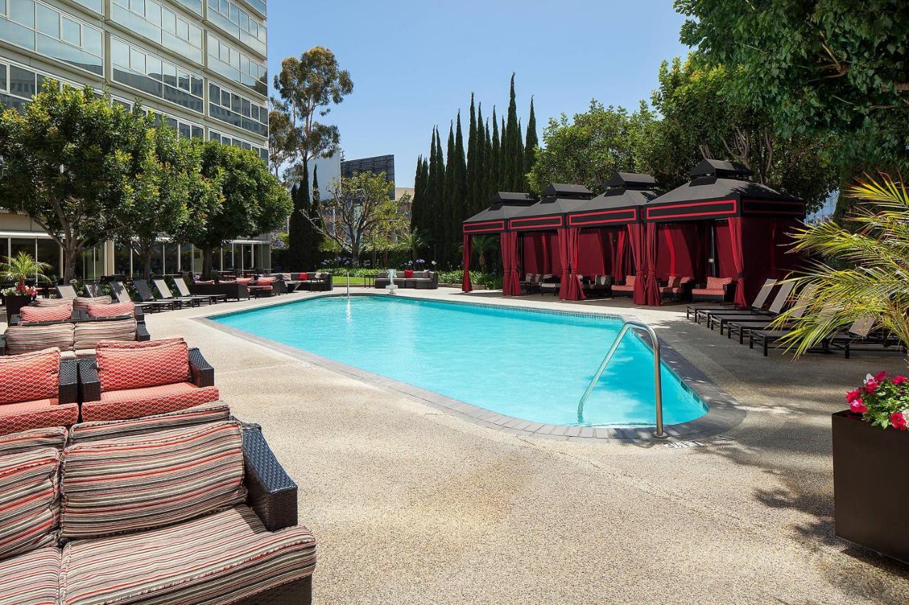 Sheraton Gateway Angeles Hotel 4*